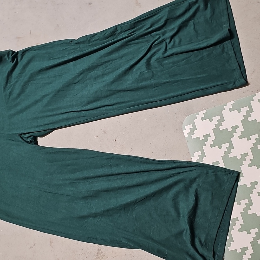 Nwt Green Jumpsuit with Lace Trim And Pockets - Picture 3 of 8
